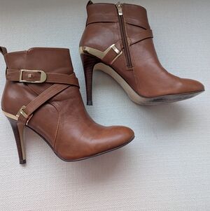 Marc Fisher Medium Brown Heeled Boots size 7M